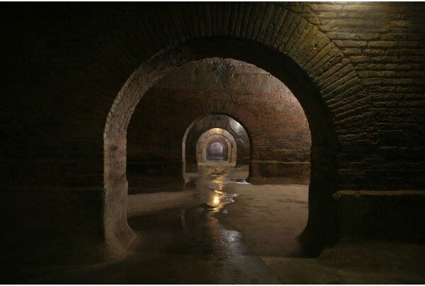 xCisterne-romane-4.jpg.pagespeed.ic_.fyRDmDhhW5